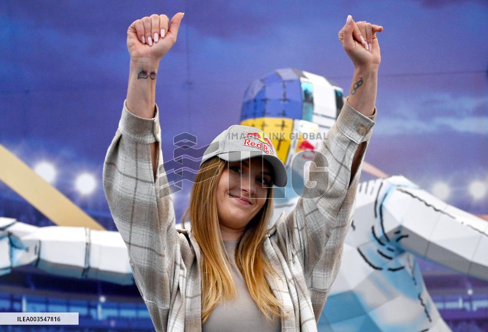 Autograph show of Ukrainian sabre fencer Olga Kharlan in Kyiv