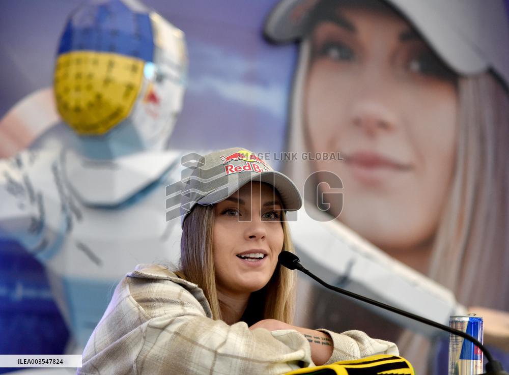 Autograph show of Ukrainian sabre fencer Olga Kharlan in Kyiv