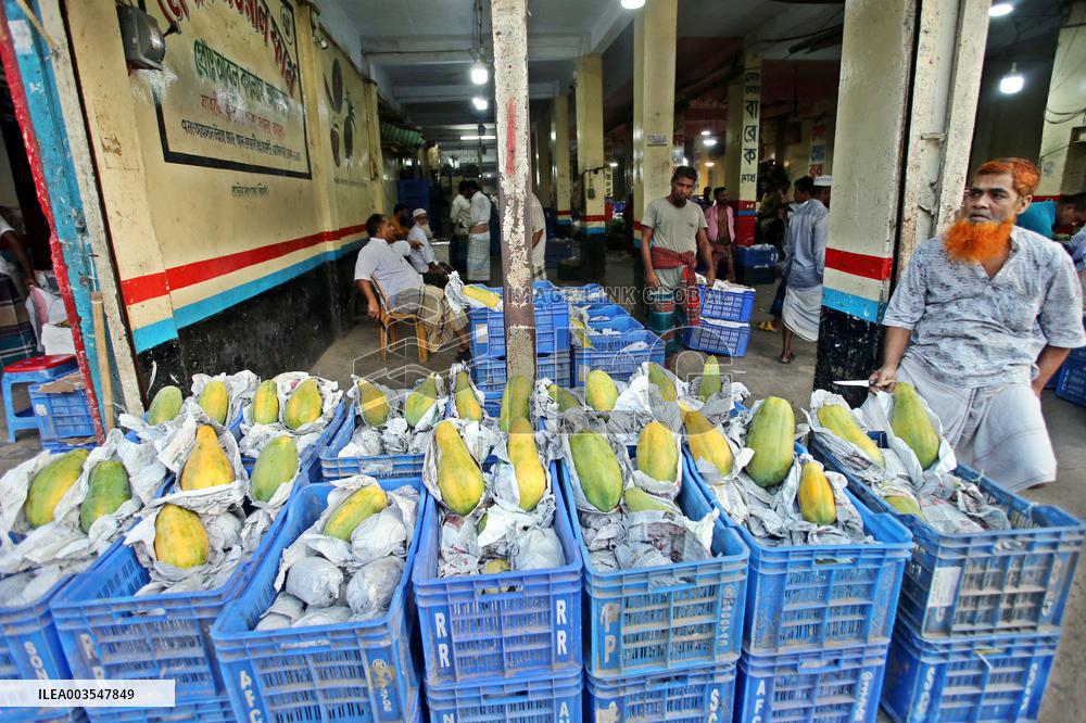 Tropical Fruits Market - Dhaka