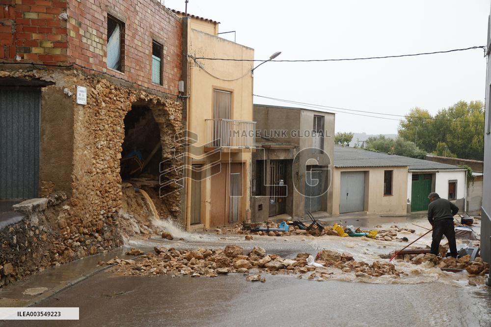 Spain Disaster Death Toll Reaches 214 - Valencia