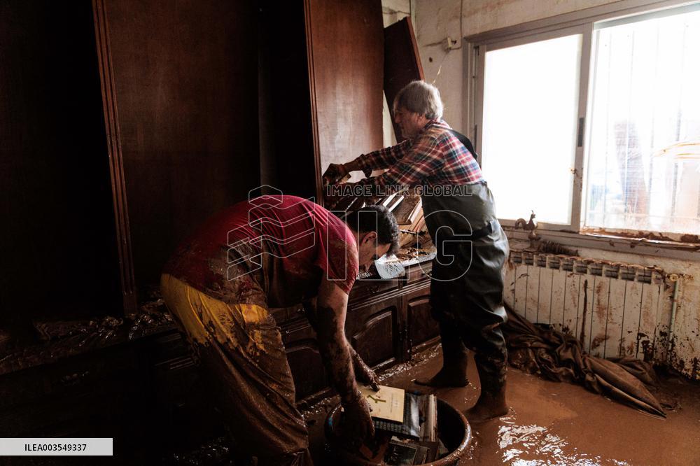 Spain Disaster Death Toll Reaches 214 - Valencia