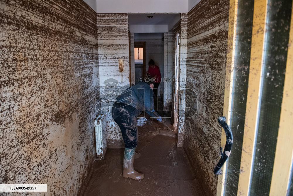 Spain Disaster Death Toll Reaches 214 - Valencia