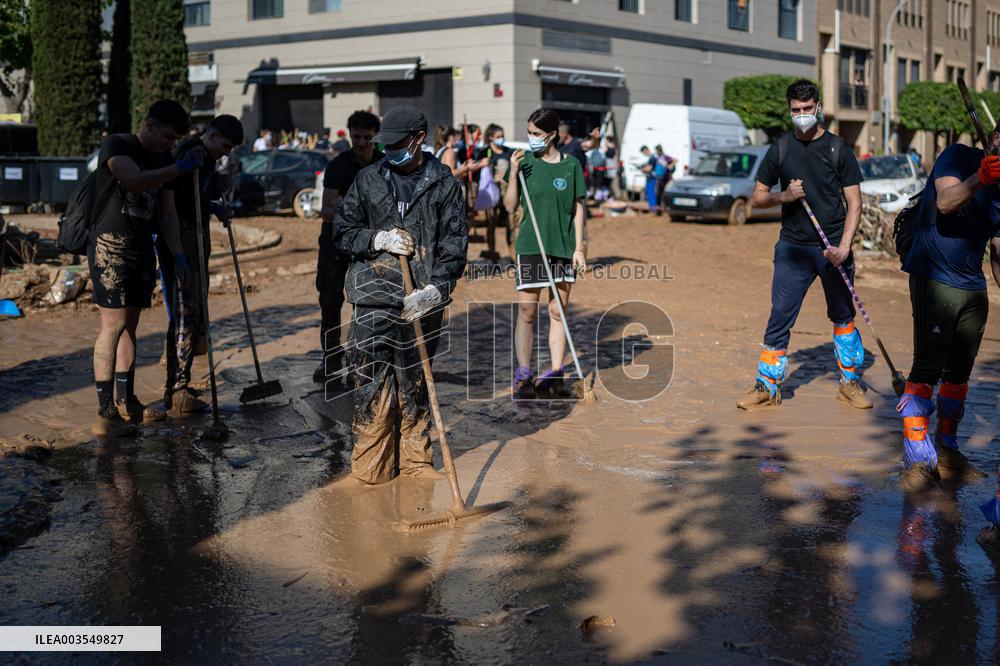 Spain Disaster Death Toll Reaches 214 - Valencia