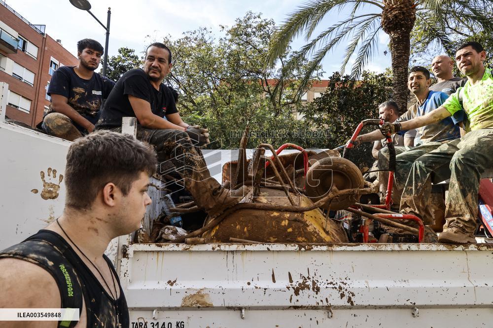 Spain Disaster Death Toll Reaches 214 - Valencia