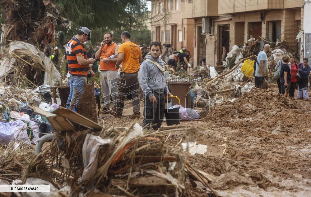 Spain Disaster Death Toll Reaches 214 - Valencia
