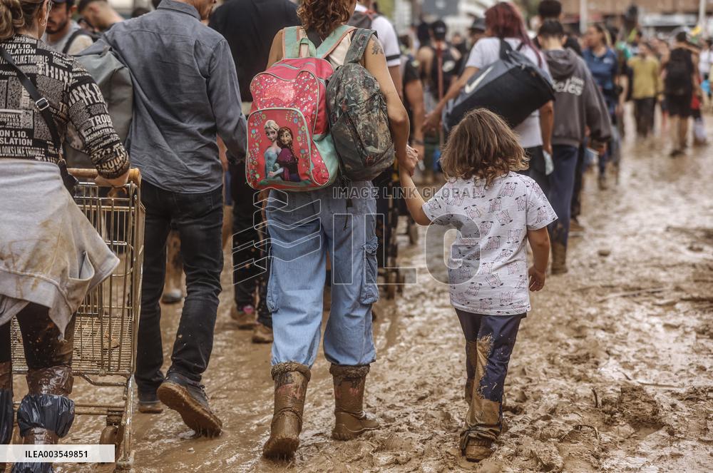 Spain Disaster Death Toll Reaches 214 - Valencia