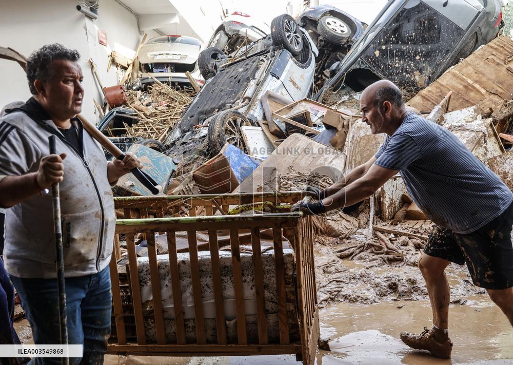 Spain Disaster Death Toll Reaches 214 - Valencia