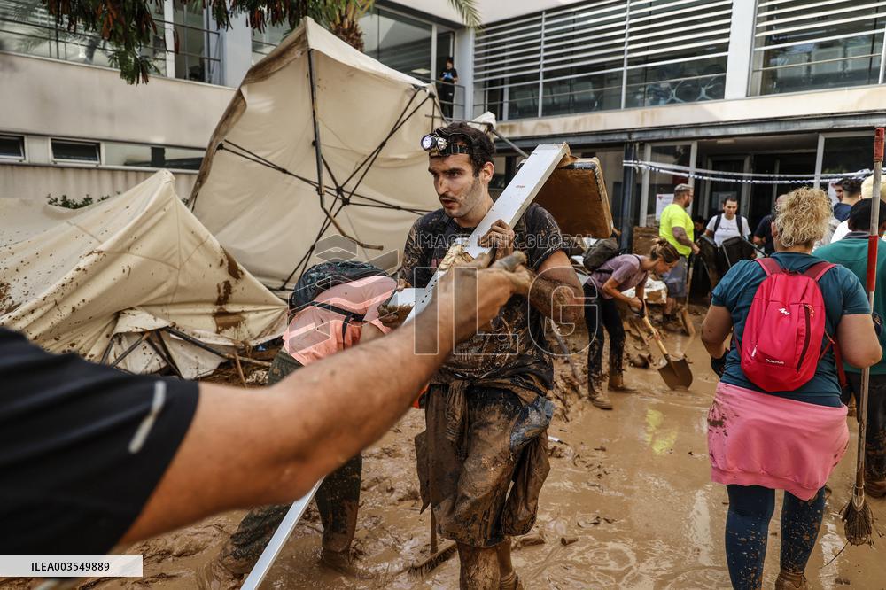 Spain Disaster Death Toll Reaches 214 - Valencia