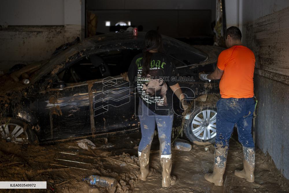 Spain Disaster Death Toll Reaches 214 - Valencia