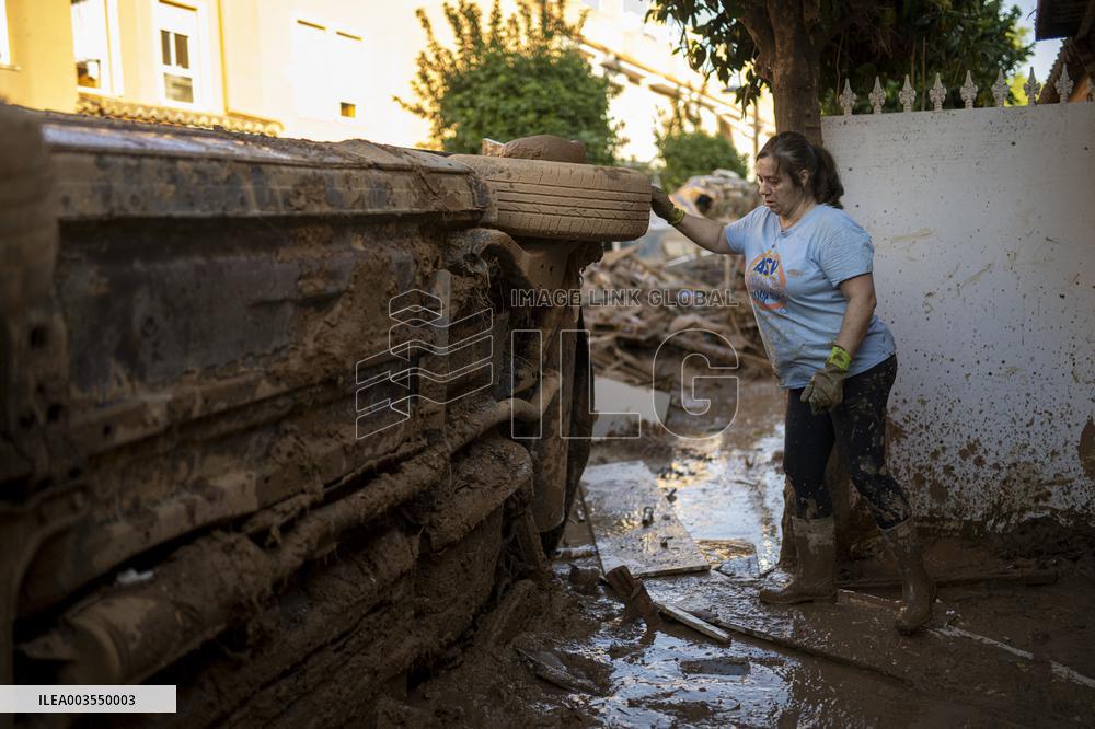 Spain Disaster Death Toll Reaches 214 - Valencia