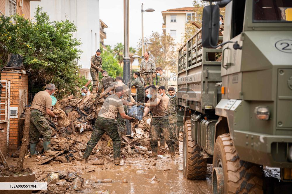 Spain Flooding Death Toll Climbs To 217 - Valencia