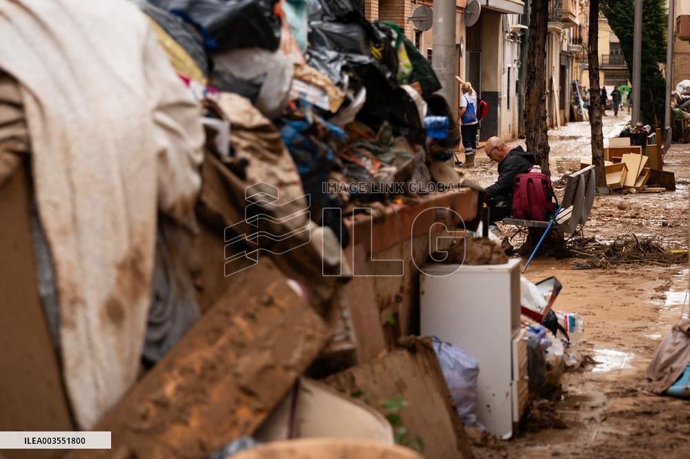 Spain Flooding Death Toll Climbs To 217 - Valencia