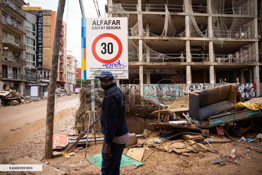 Spain Flooding Death Toll Climbs To 217 - Valencia