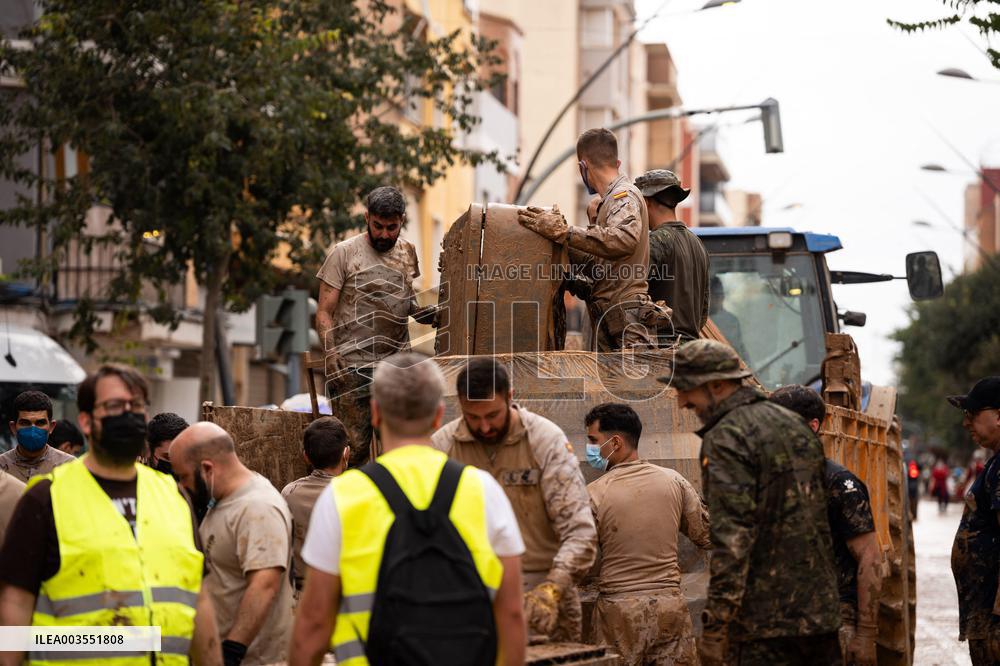 Spain Flooding Death Toll Climbs To 217 - Valencia