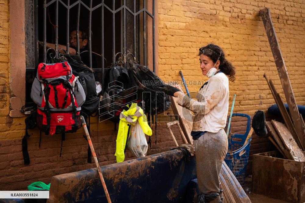 Spain Flooding Death Toll Climbs To 217 - Valencia