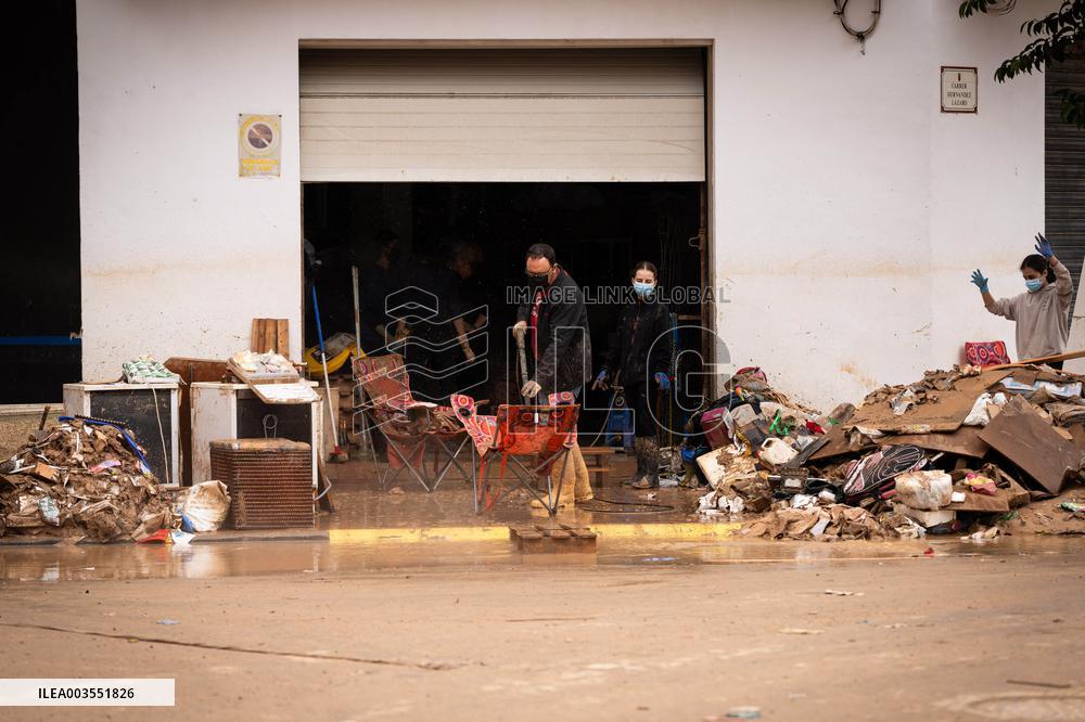 Spain Flooding Death Toll Climbs To 217 - Valencia