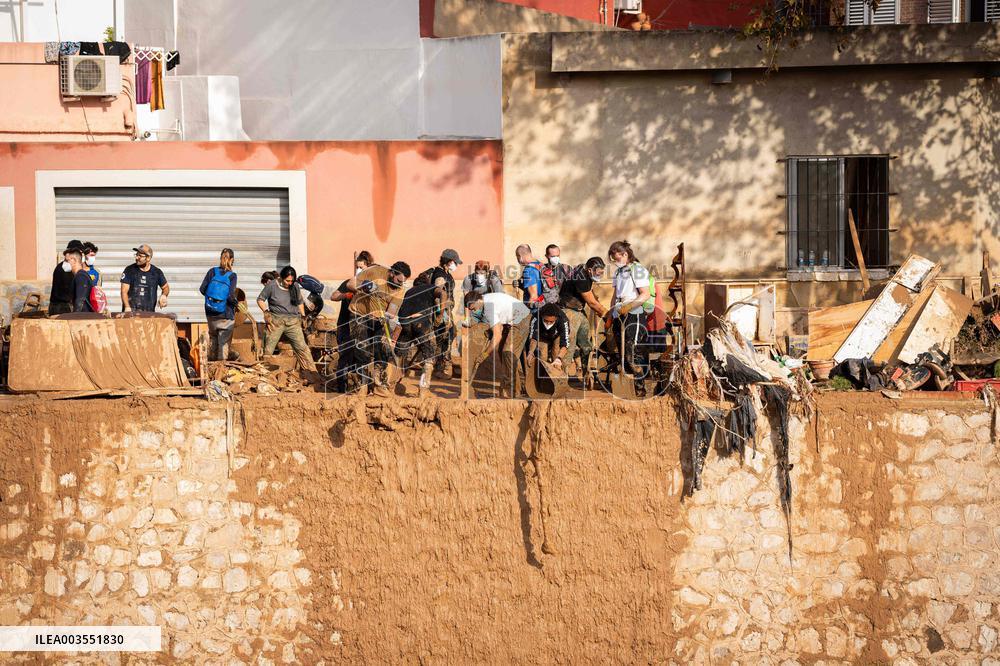 Spain Flooding Death Toll Climbs To 217 - Valencia