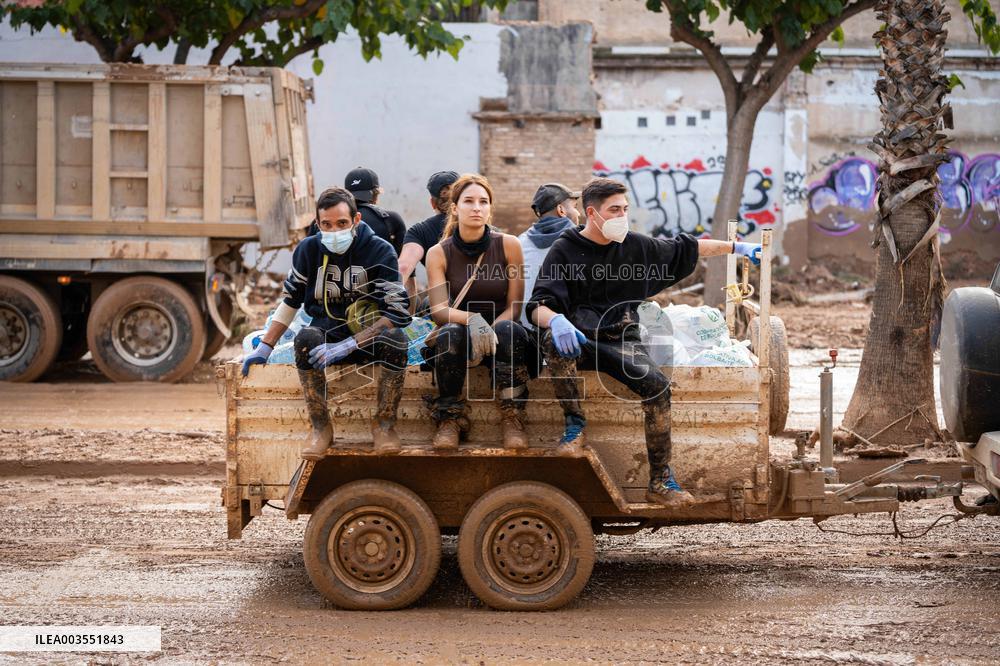 Spain Flooding Death Toll Climbs To 217 - Valencia