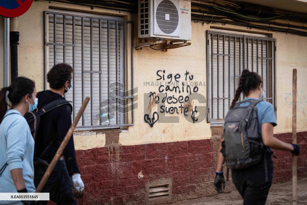 Spain Flooding Death Toll Climbs To 217 - Valencia