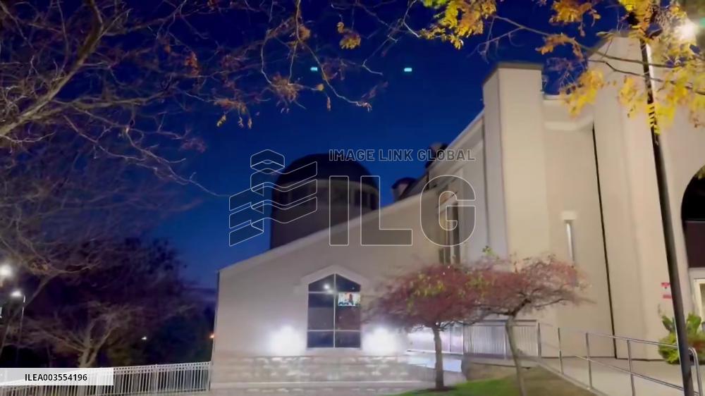 US 2024 Election Day – Voters Line Up Outside Polling Stations 3