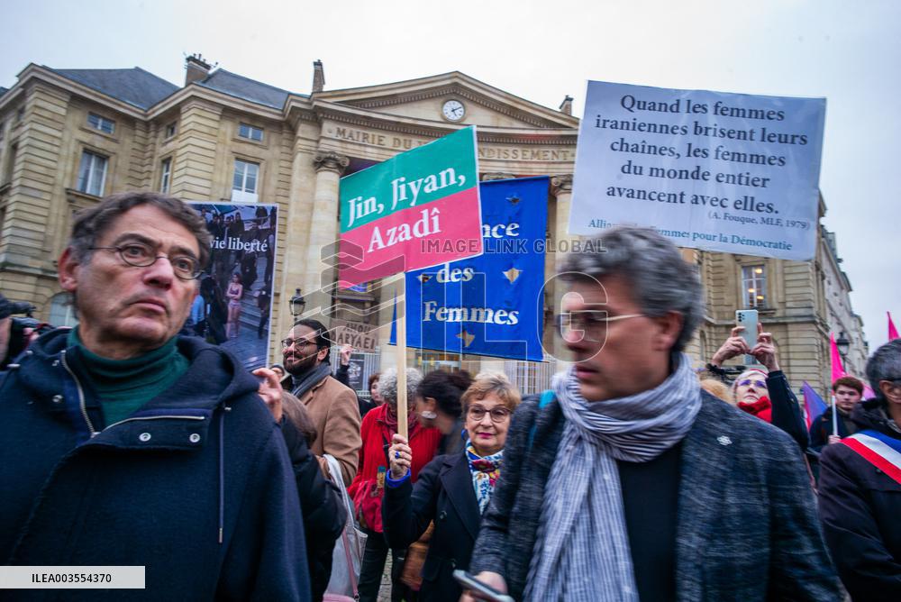 Rally In Support Of Student Ahou Daryaei And Iranian Women - Paris