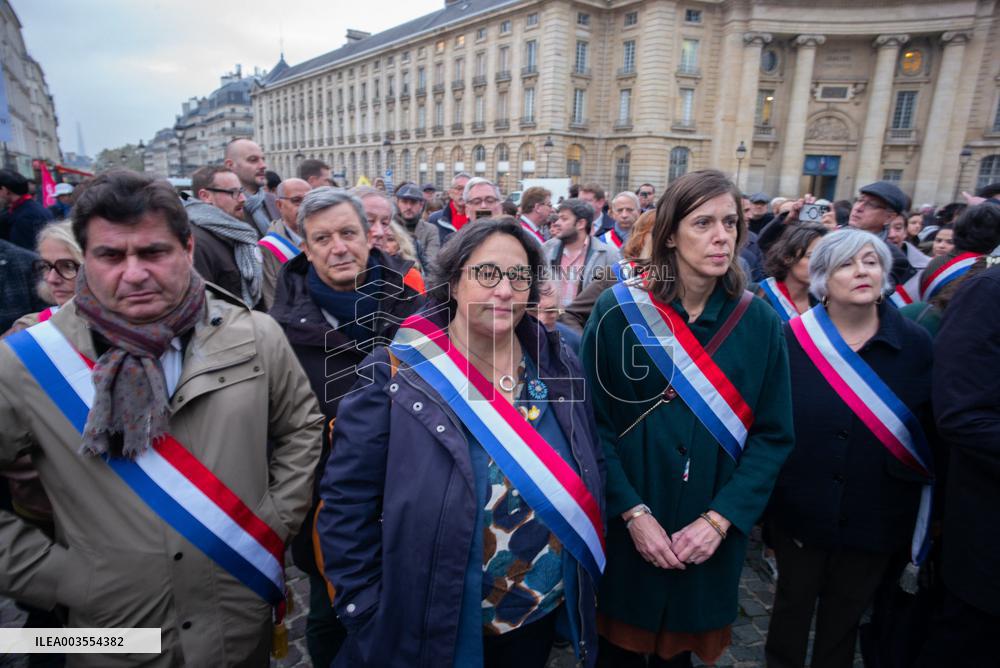 Rally In Support Of Student Ahou Daryaei And Iranian Women - Paris