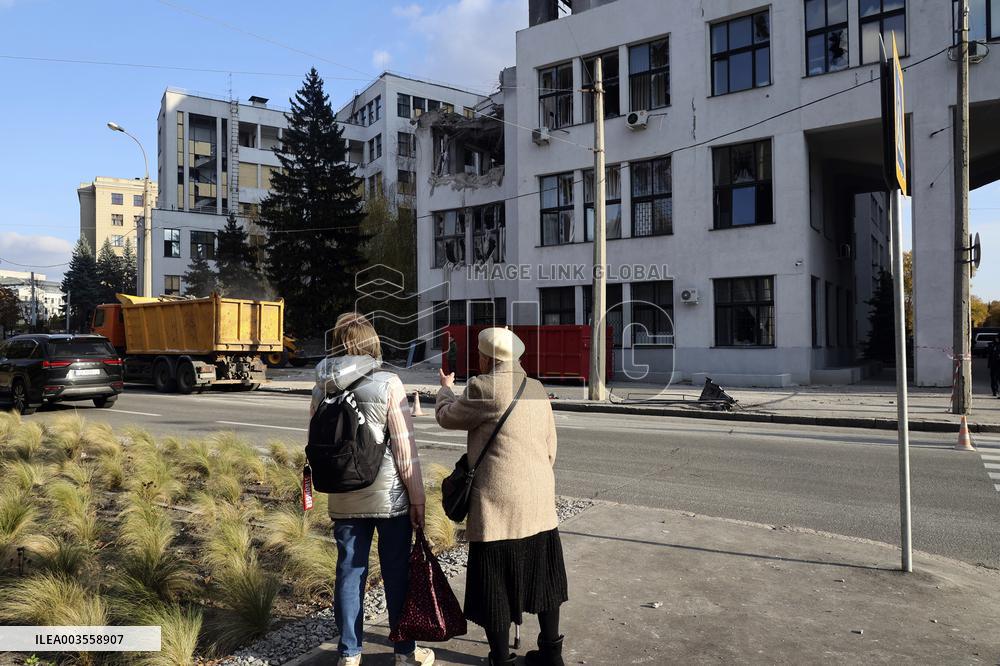 Response effort continues after Russian shelling of Kharkiv