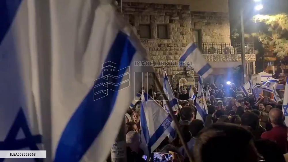 Protests Erupt Across Israel After Netanyahu Fires Defense Minister Yoav Gallant 2