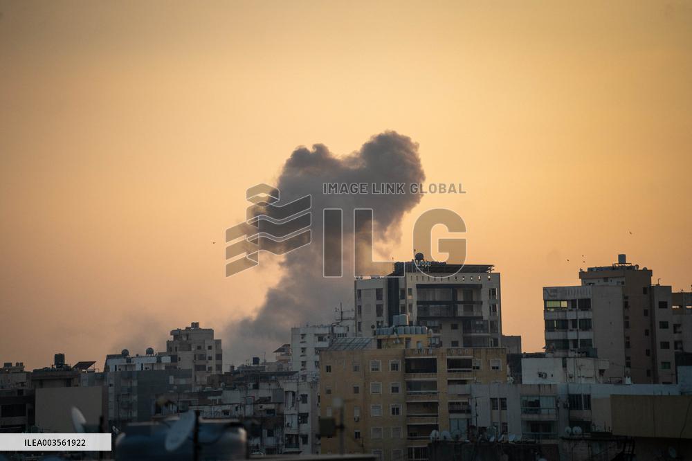 Massive Israeli Airstrikes Hit Southern Suburbs - Beirut