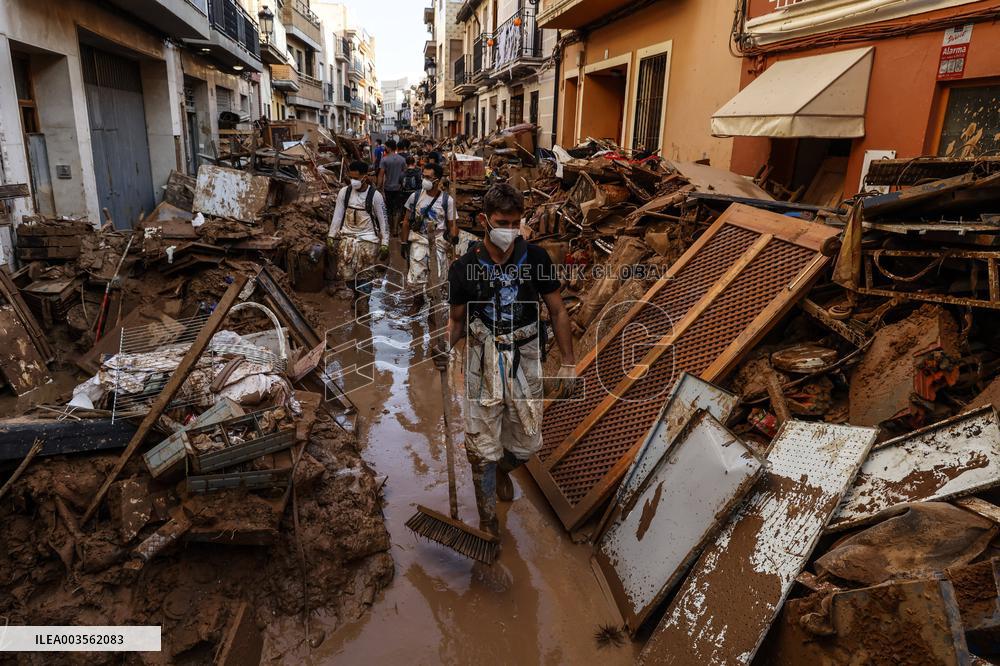 At Least 89 People Remain Missing After Floods - Eastern Spain