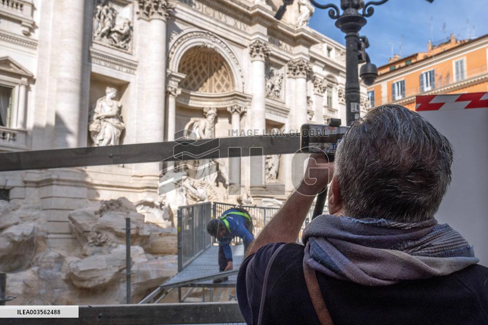Trevi Fountain Closed For Restoration - Rome