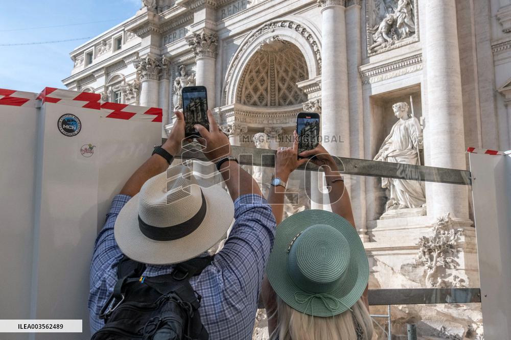 Trevi Fountain Closed For Restoration - Rome