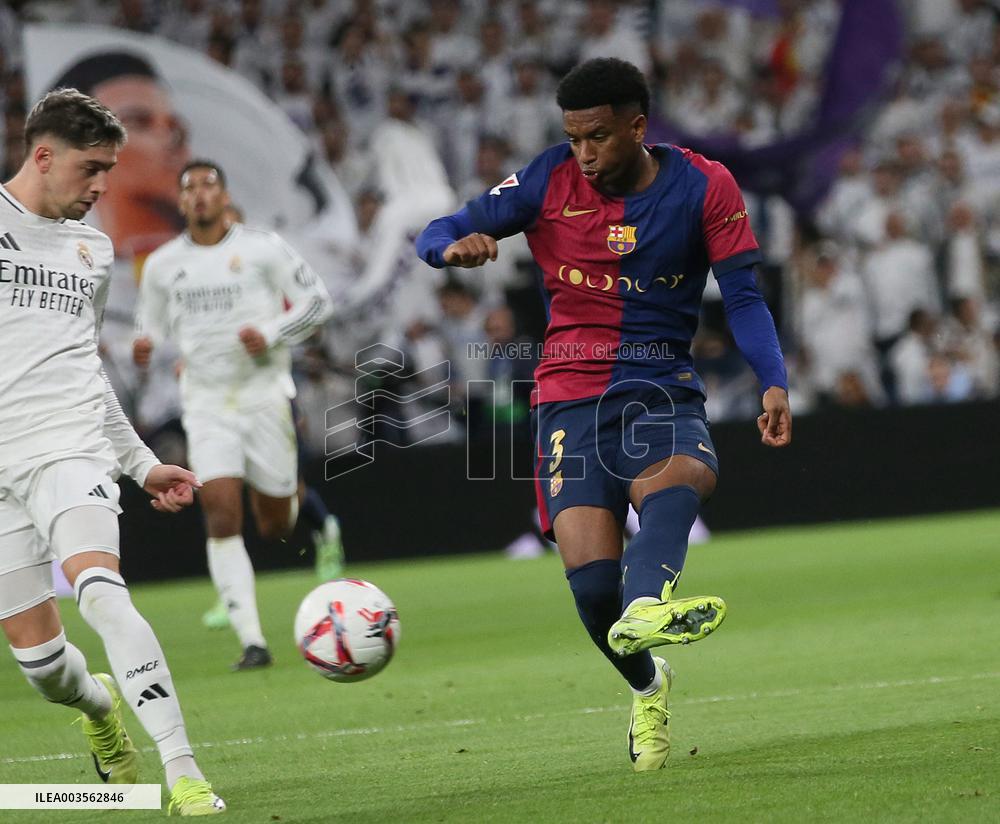 La Liga - Real Madrid v Barcelona