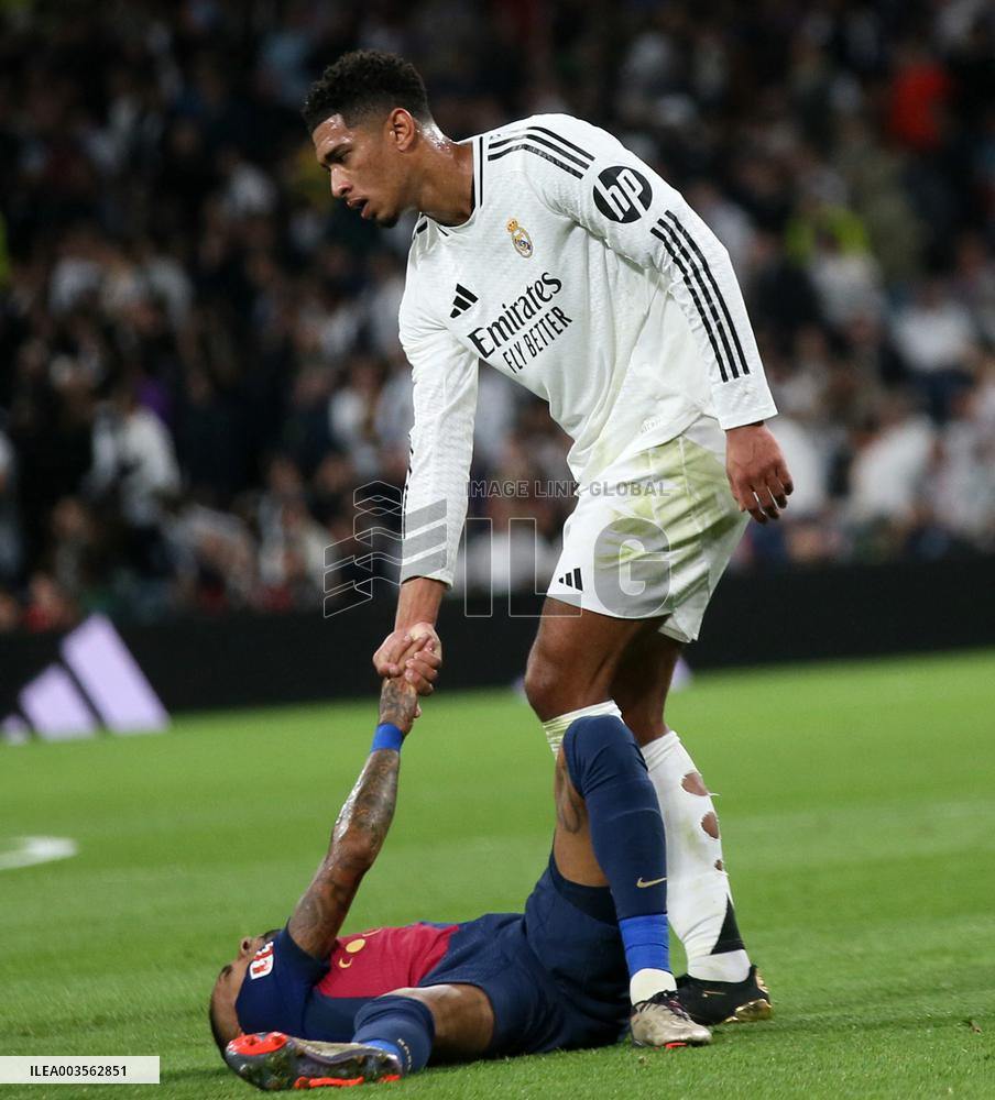 La Liga - Real Madrid v Barcelona