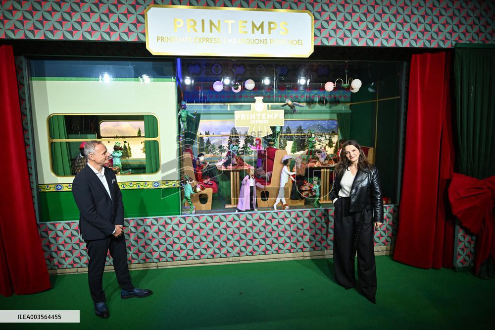 Juliette Binoche Inaugurates The Printemps Window Displays - Paris
