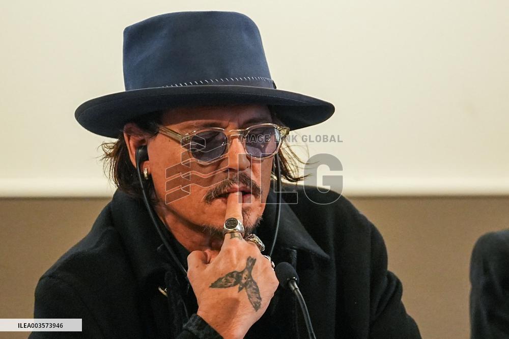 Johnny Depp At Press Conference For Modi - Madrid