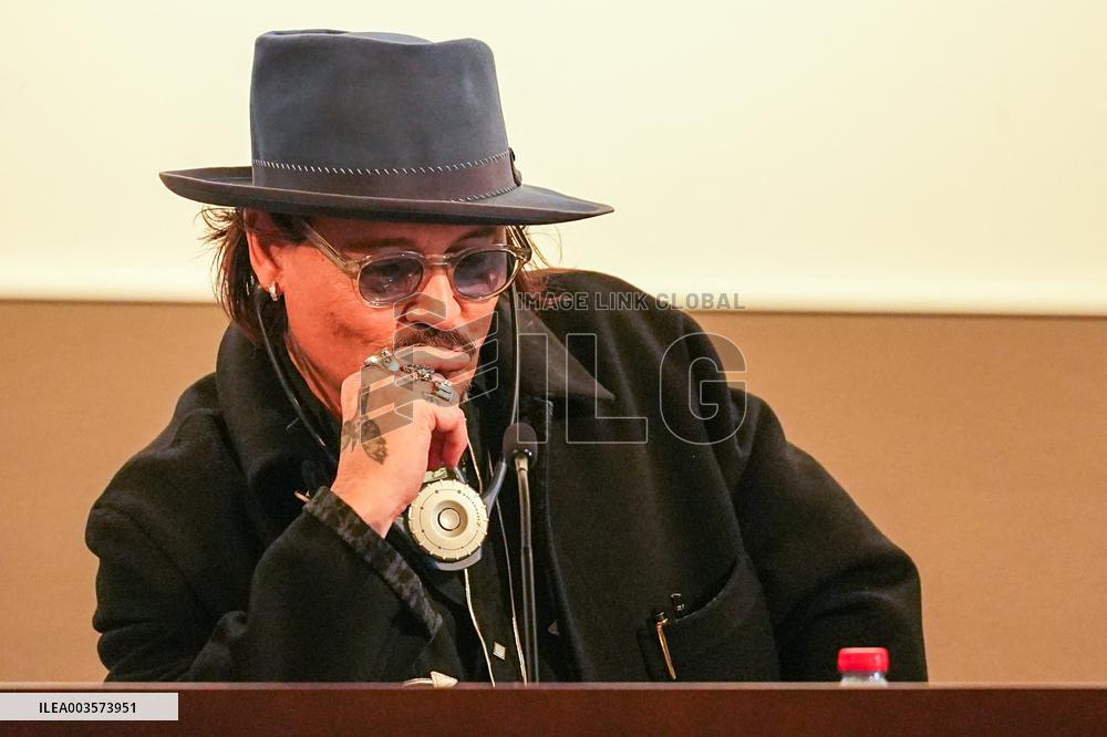 Johnny Depp At Press Conference For Modi - Madrid