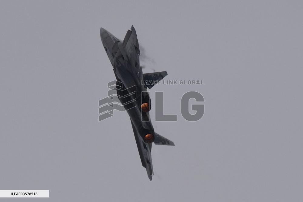 Russia's Su-57 Stealth Fighter Jet Performs over Zhuhai airport