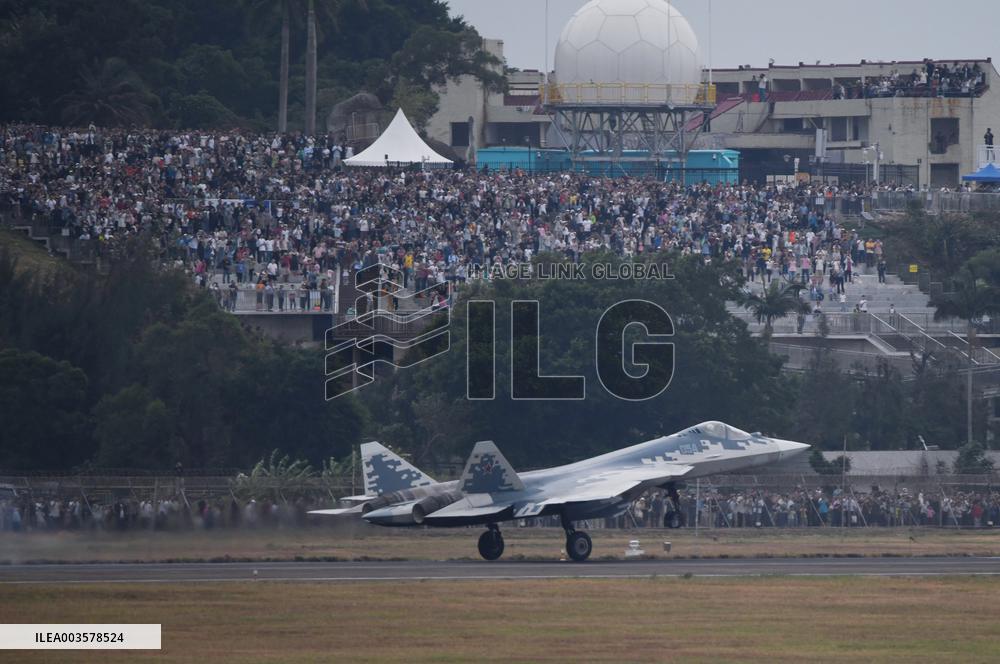 Russia's Su-57 Stealth Fighter Jet Performs over Zhuhai airport