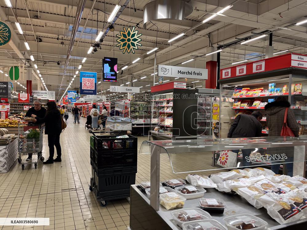 Auchan Anounces Social Plan With 2389 Layoffs - France