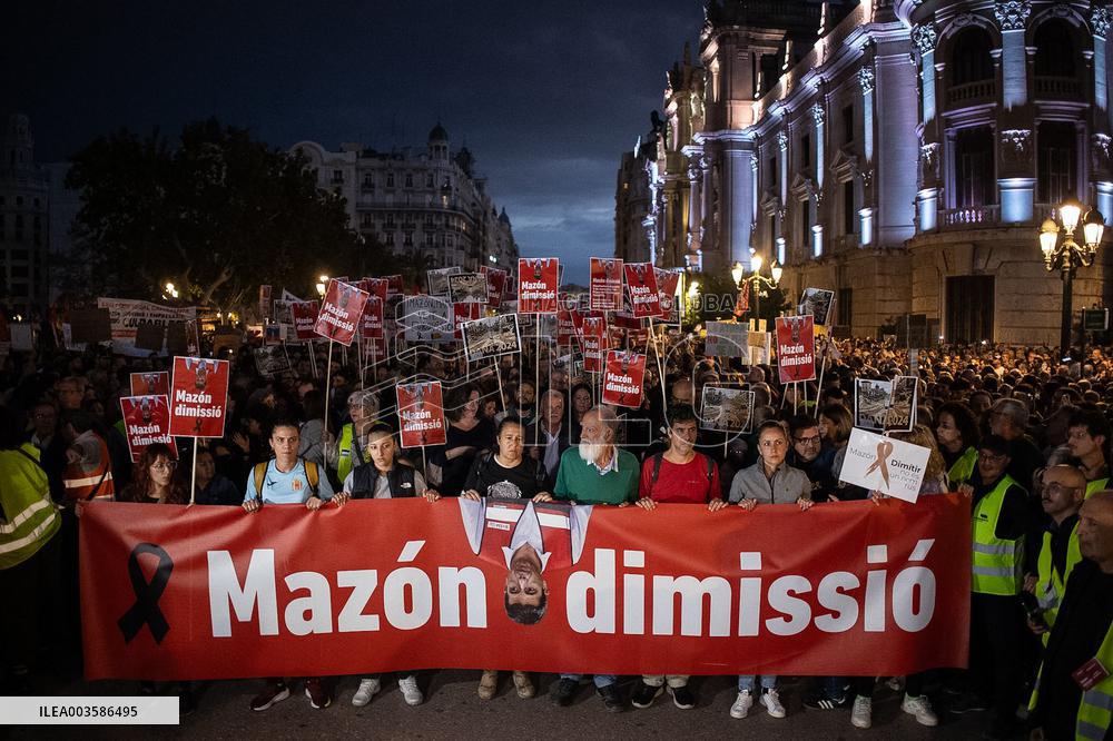 Thousands Protest Over Handling Of Flood Disaster - Valencia