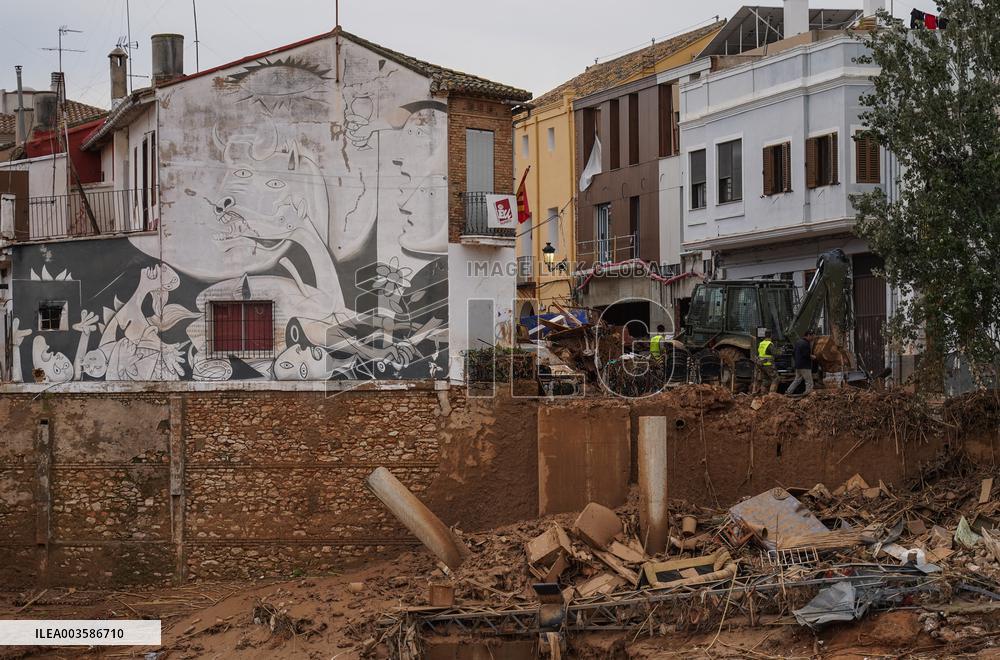 Floods Cleanup Efforts Continue - Spain