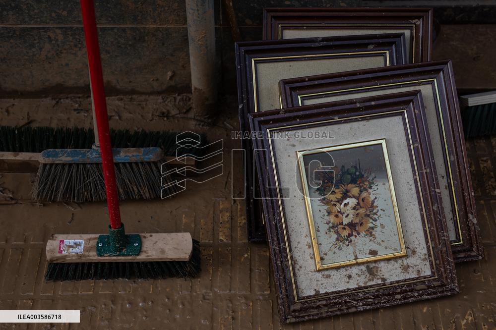 Floods Cleanup Efforts Continue - Spain