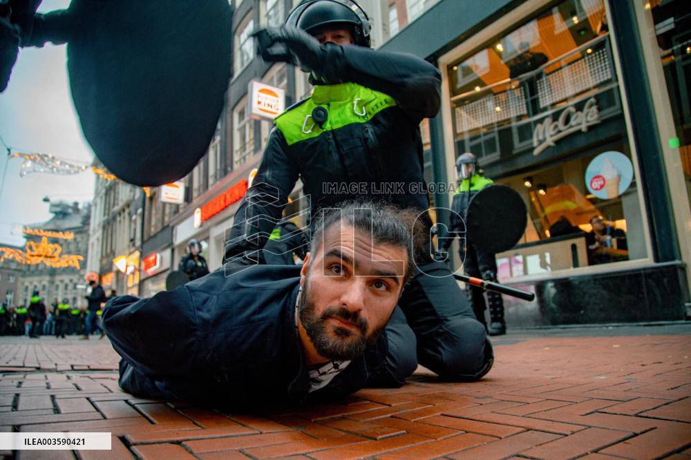 Dozens Detained After Protesters Defy Ban - Amsterdam