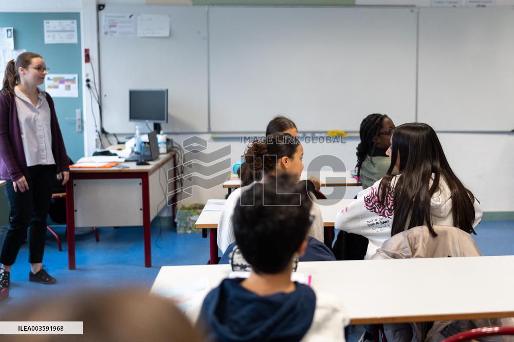 Illustration School Room - L’Hay-les-Roses