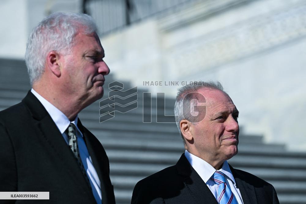 Congress Returns To Capitol Hill After Election Recess - Washington