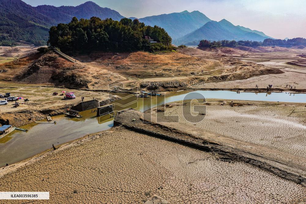Qingshitan Reservoir Dry Remains Scenery in Guilin