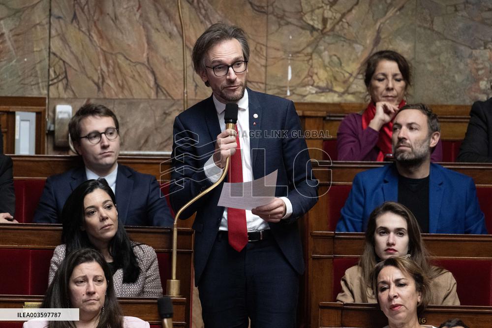 Questions to the Government - Paris.