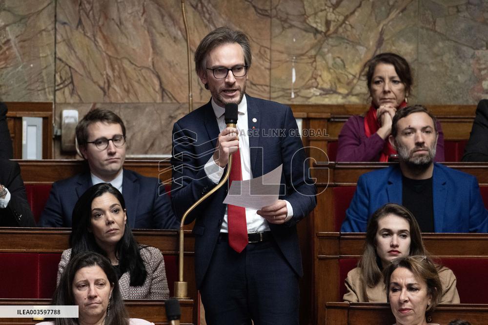 Questions to the Government - Paris.