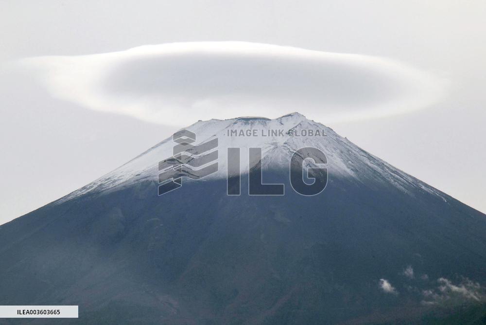 Cap cloud over Mt. Fuji